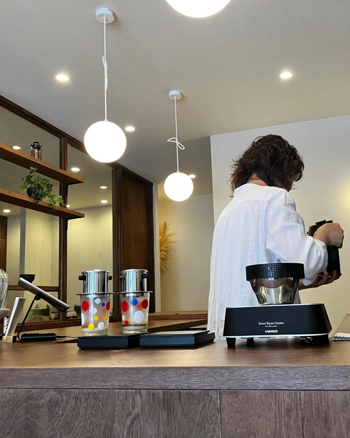 ベトナムコーヒーと理髪店